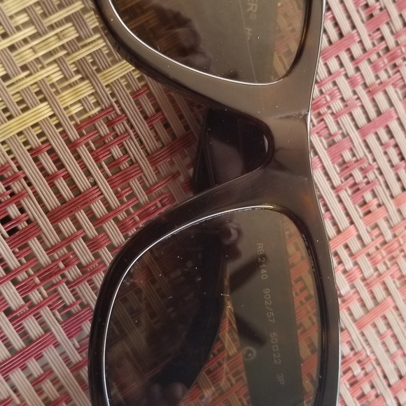 Wayfarer sunglasses - Picture 3 of 6
